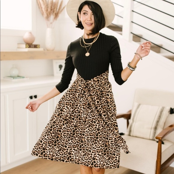 SHELBY ANIMAL PRINT DRESS - Picture 1 of 5